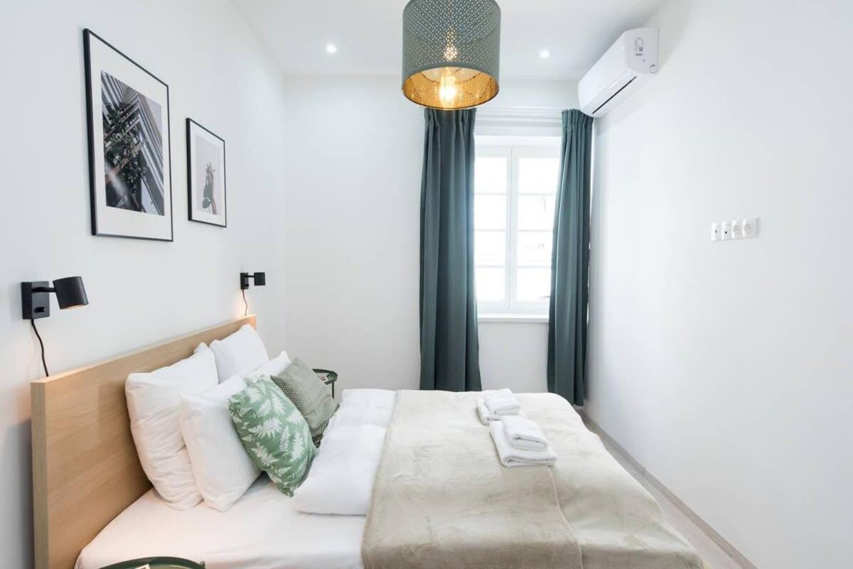 Trendy Central Apartment At Castle Будапеща Екстериор снимка